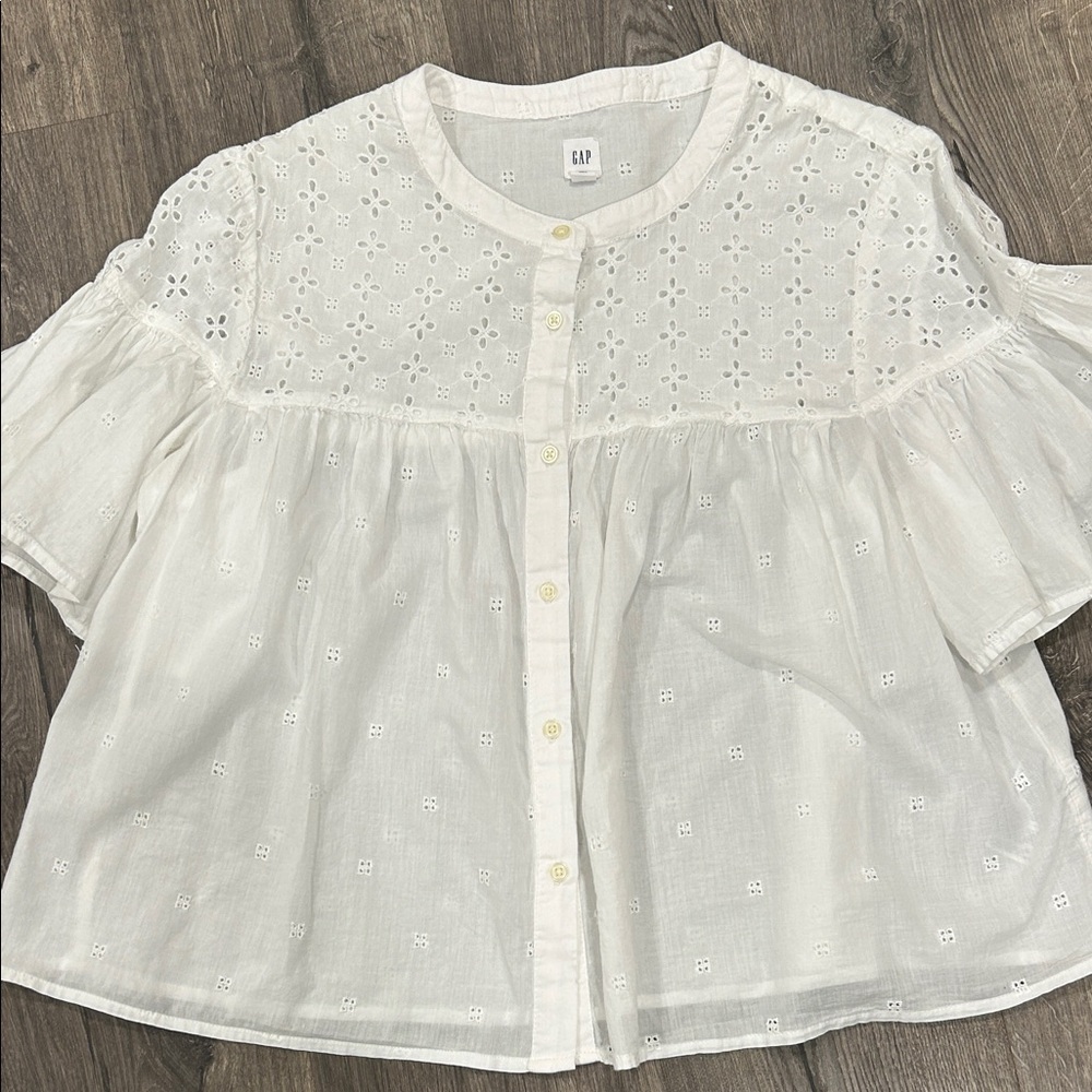 GAP Women's White Eyelet Blouse 100% cotton